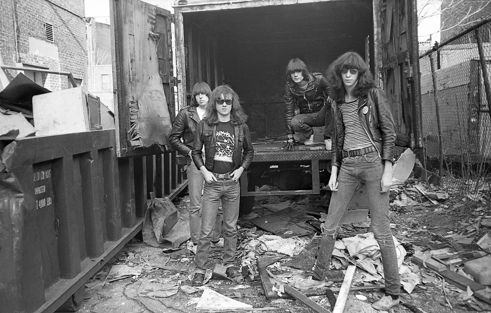 deresolute archive image 58bff5b12cc1b820e70efcfe3cf1d38a8545c18e